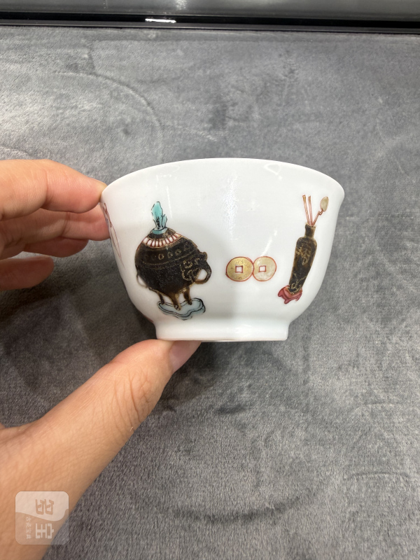 清雍正广珐琅墨彩炉瓶三事纹小杯 - 图3